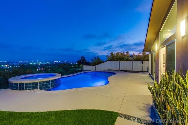 Building Photo - 4957 Pacifica Dr