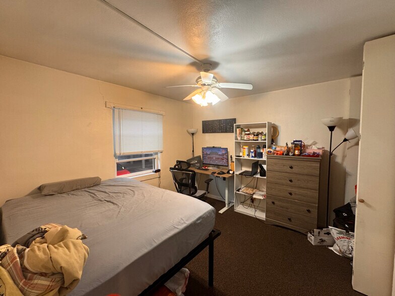 Building Photo - 102 N Lincoln Ave