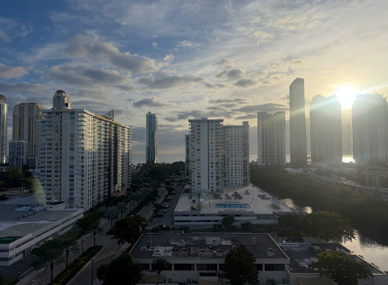 Primary Photo - 250 174th St