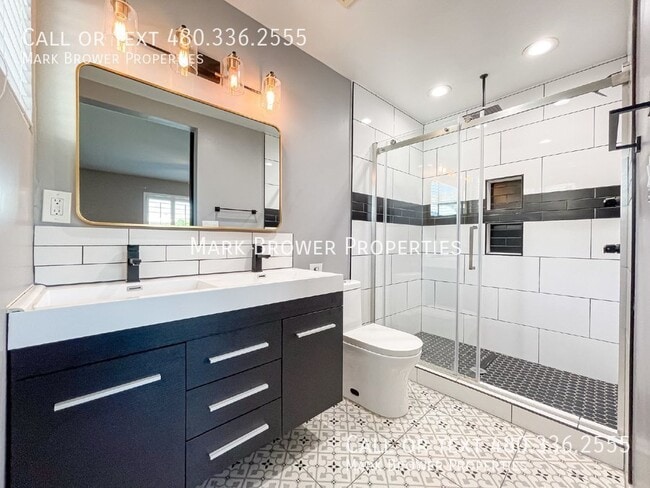 Building Photo - 2201 N 71st St