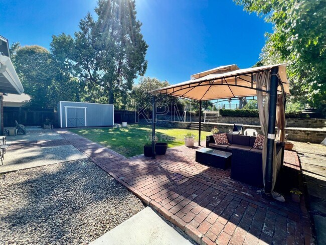 Building Photo - 2016 Canal Dr