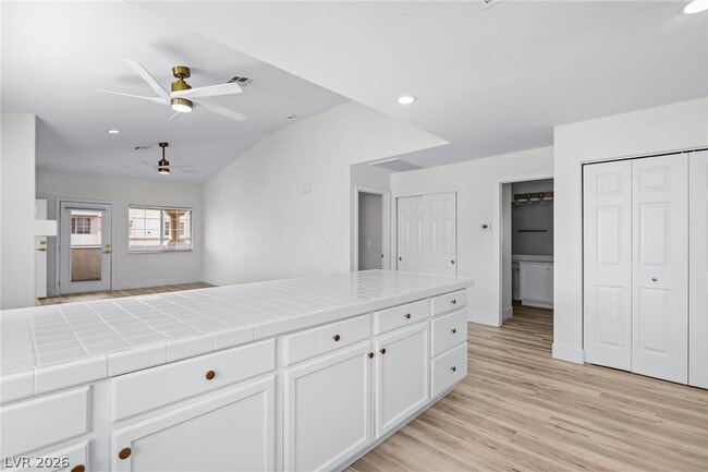 Building Photo - 3327 Erva St