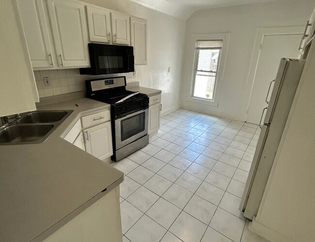 Building Photo - Marquette Housing- 505