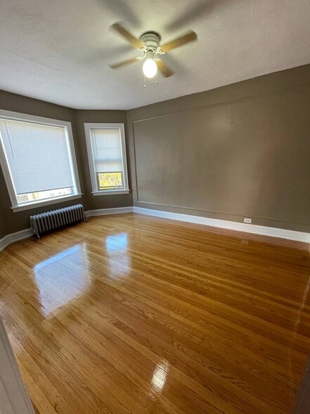 Building Photo - 7954 S Drexel Ave