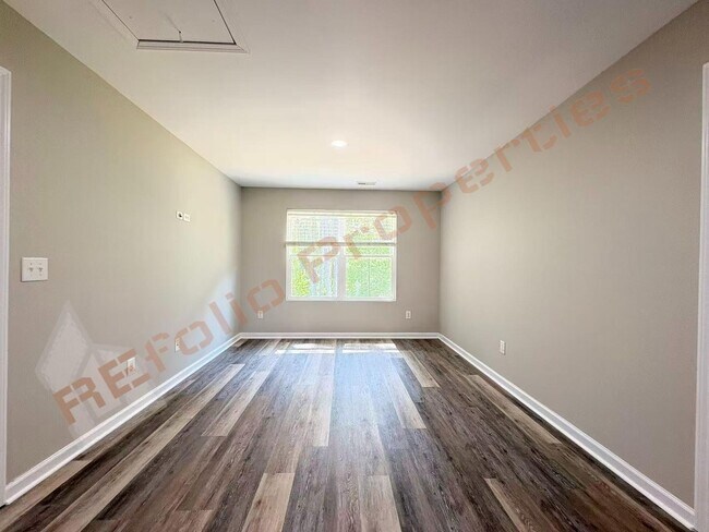 Building Photo - 1208 Golden Eagle Dr