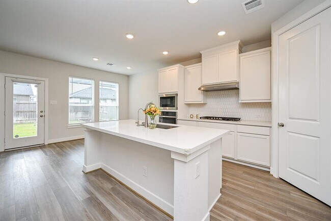 Building Photo - 9222 Dearborn Knoll Dr