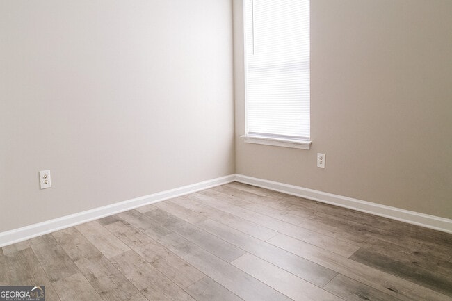 Building Photo - 8596 Guthrie Dr