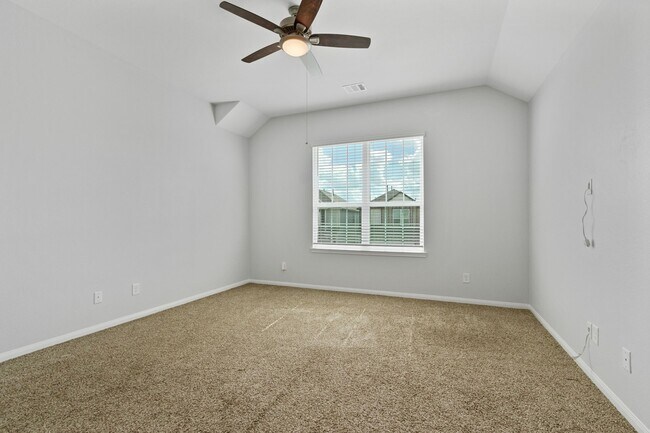 Building Photo - 3902 Deledda Dr