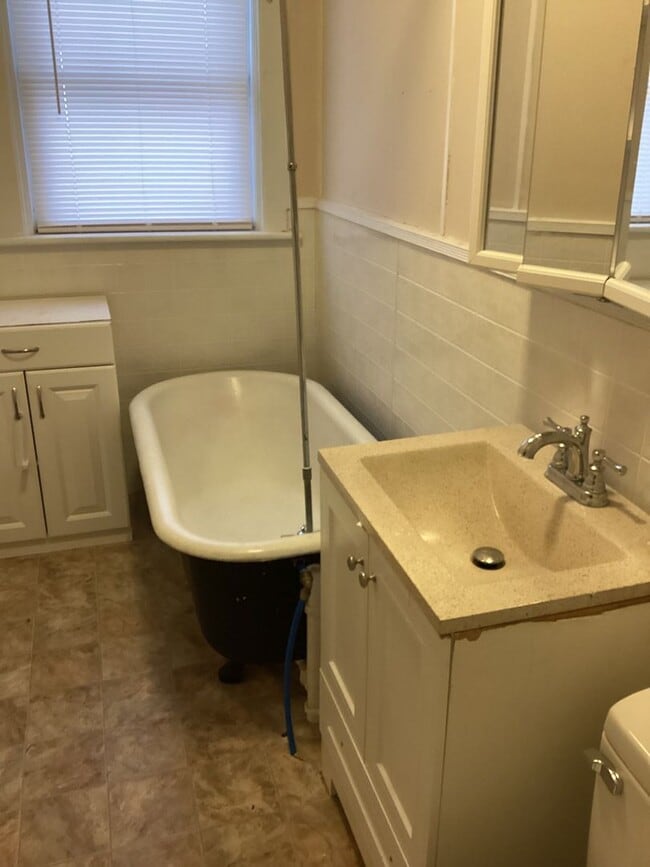 Building Photo - Jefferson222