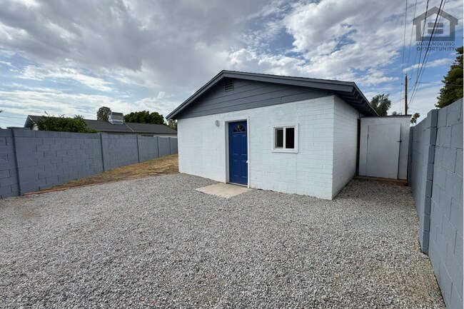 Building Photo - 232 W Gail Dr