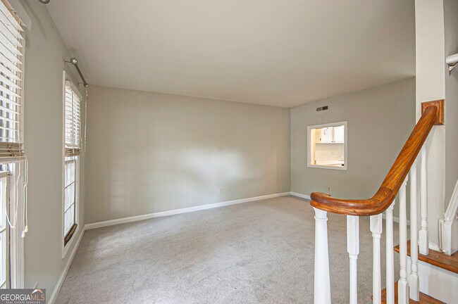 Building Photo - 3099 Colonial Way