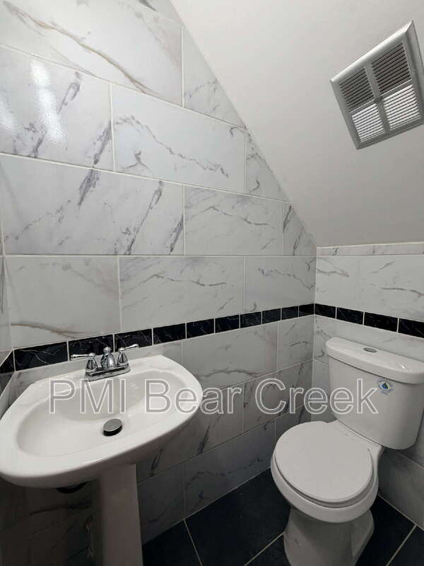 Building Photo - 9550 Deering Dr