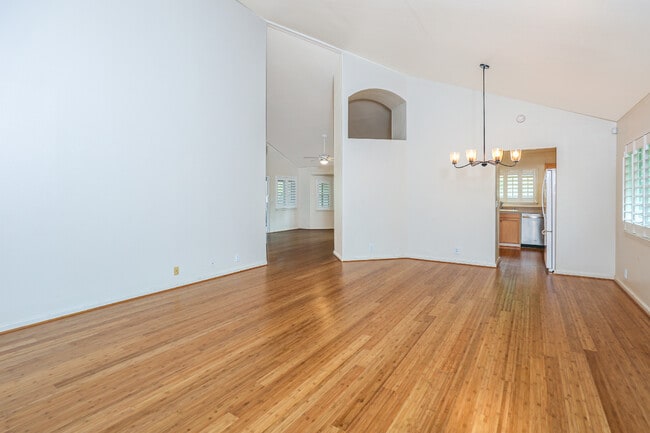 Building Photo - 95-220-220 Naaualii Pl