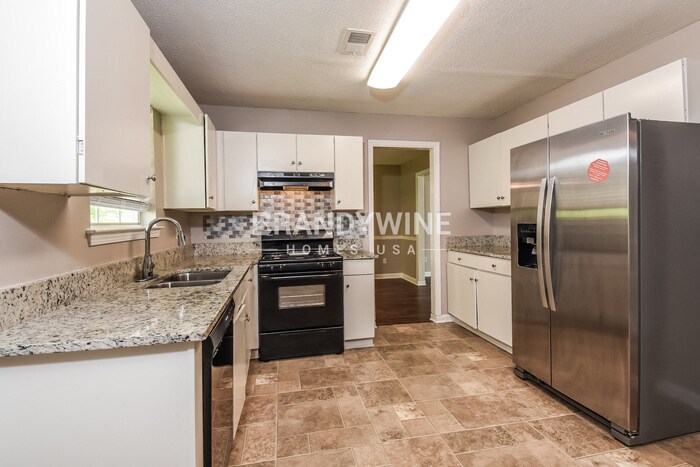 Building Photo - 2579 Charleston Terrace