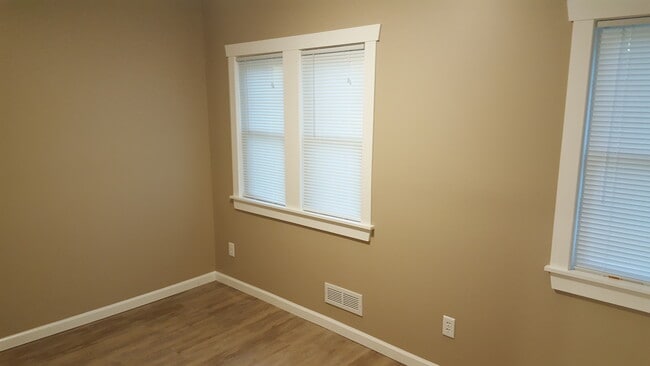 Building Photo - 6N998 Wabash Ave