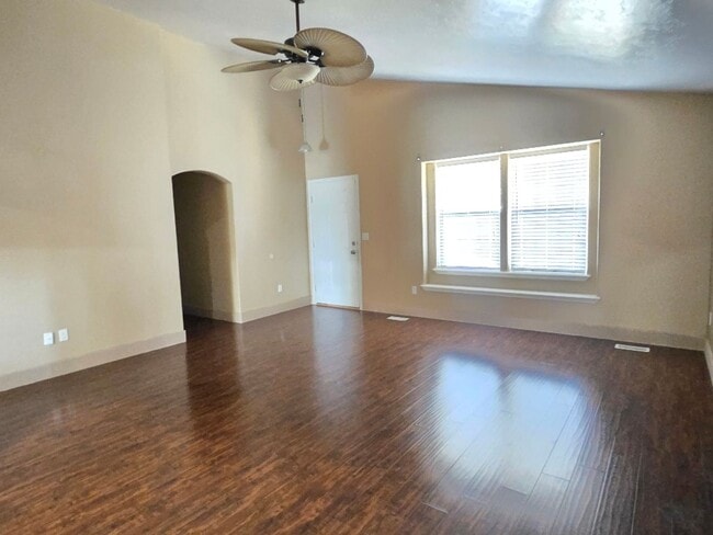 Building Photo - Lovely Meridian Home