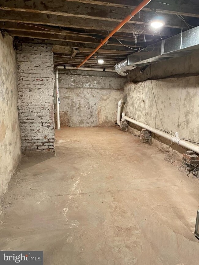 Building Photo - 2406 W Thompson St