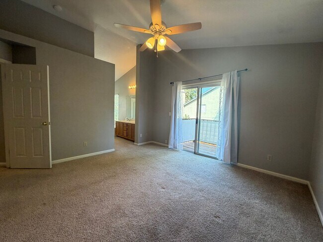 Building Photo - 8420 Oak Flat Way