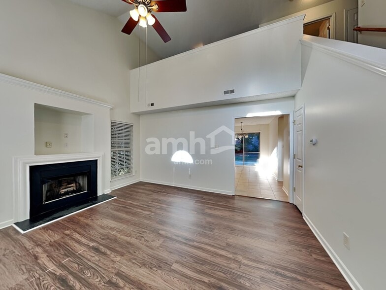 Building Photo - 5615 Waverly Lynn Ln