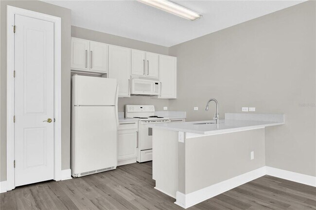 Building Photo - 1222 Roycroft Ave
