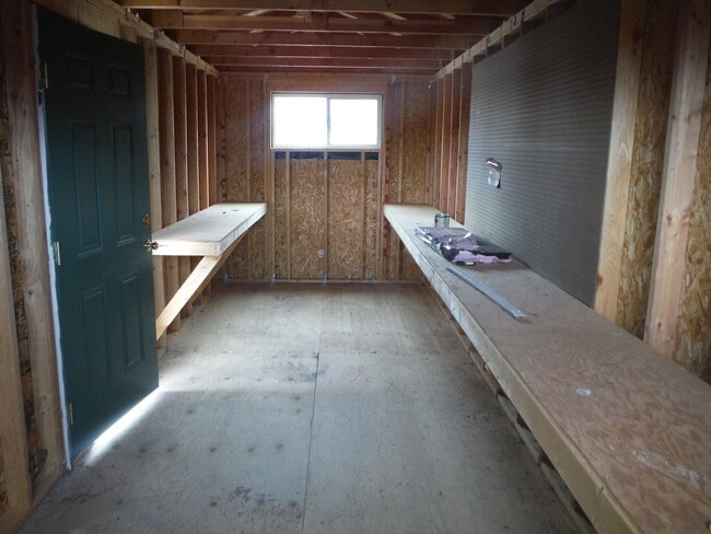 Building Photo - 2310 Primrose Dr