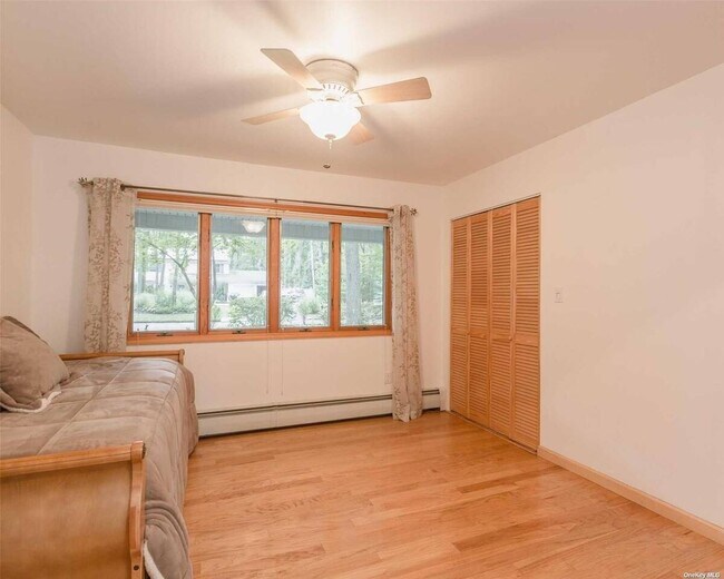 Building Photo - 43 Spencer Ln