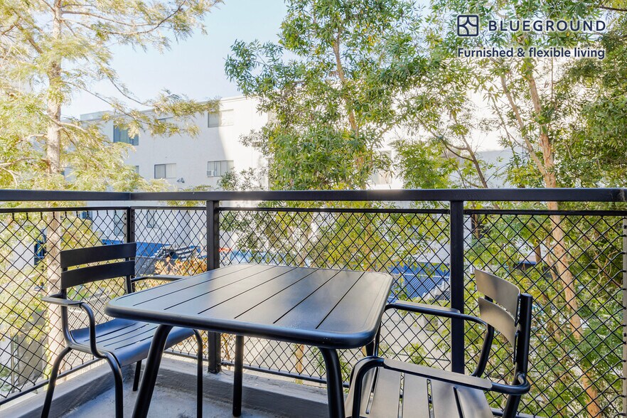 Building Photo - 747 Gayley Ave