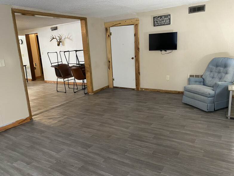 Building Photo - 224 Garfield St