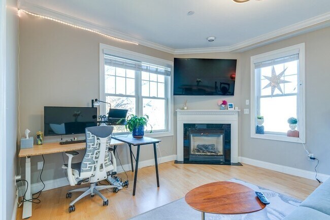 Building Photo - 21 Rockland St