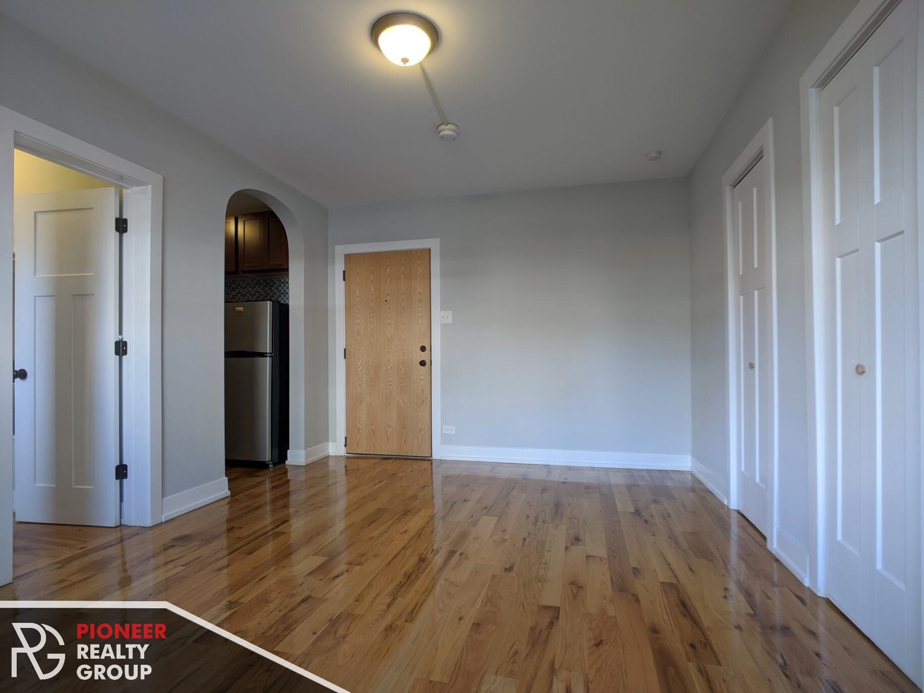 Building Photo - 560 W Arlington Pl