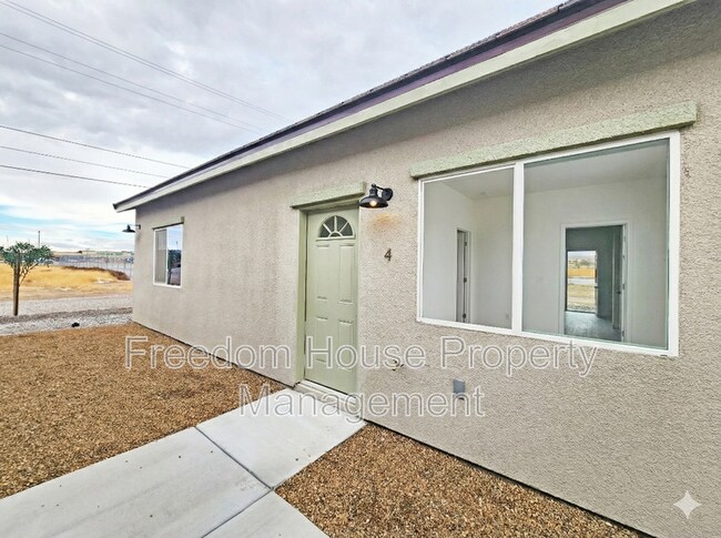 Building Photo - 1340 Arrowhead St