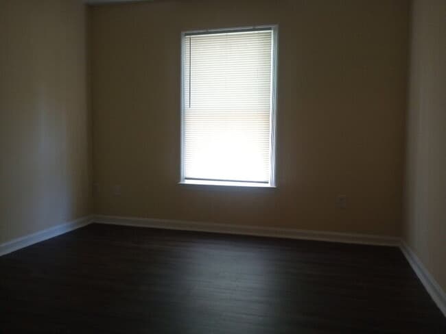 Building Photo - 8 Charterhouse Ct