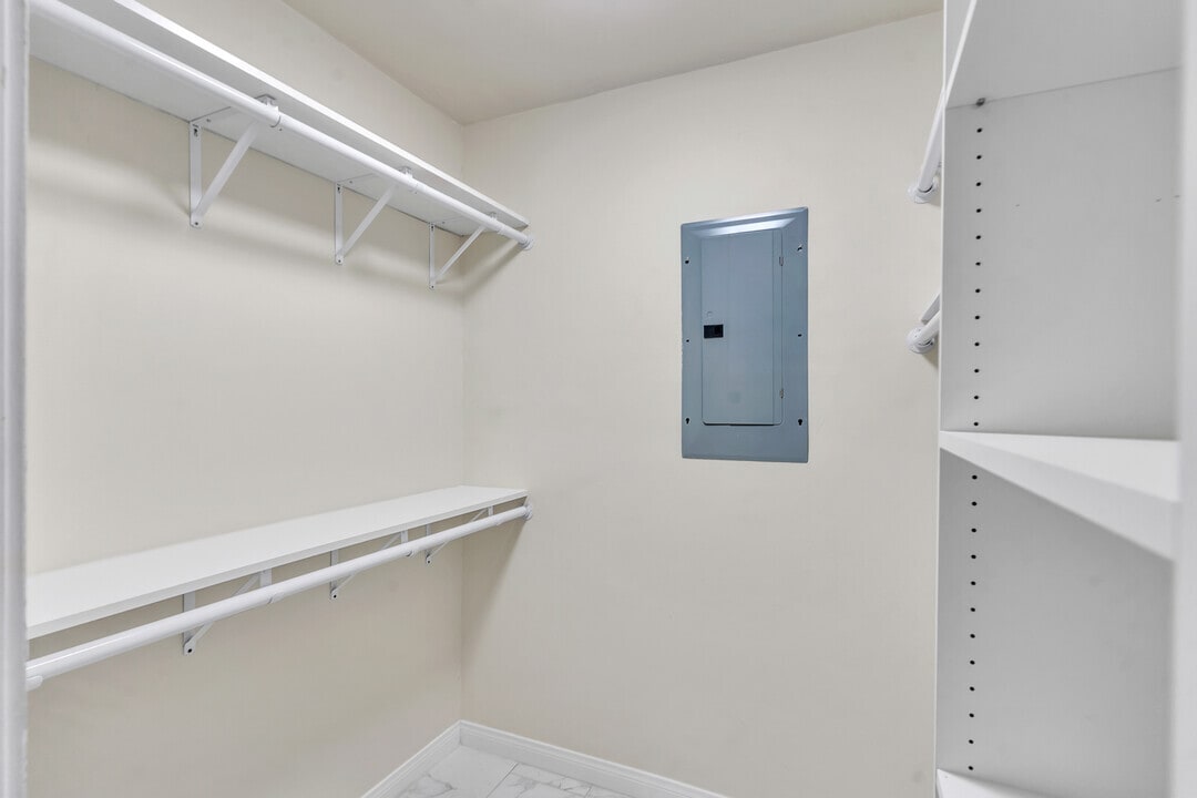 Spacious Walk-In Closet - 2600 Torrey Pines Rd