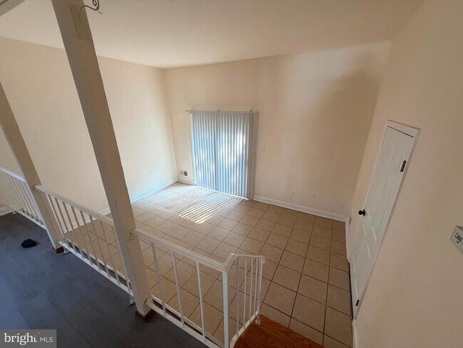Building Photo - 3473 Beale Ct