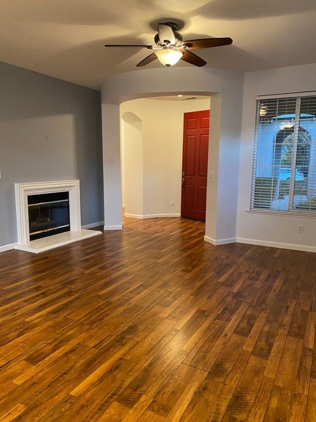 Building Photo - Great Turlock Location