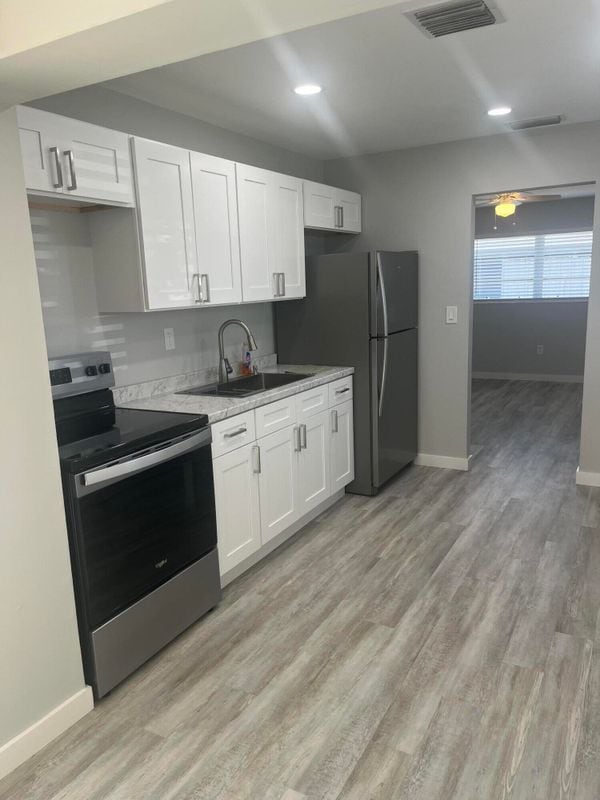 Building Photo - 9109 Bamboo Dr