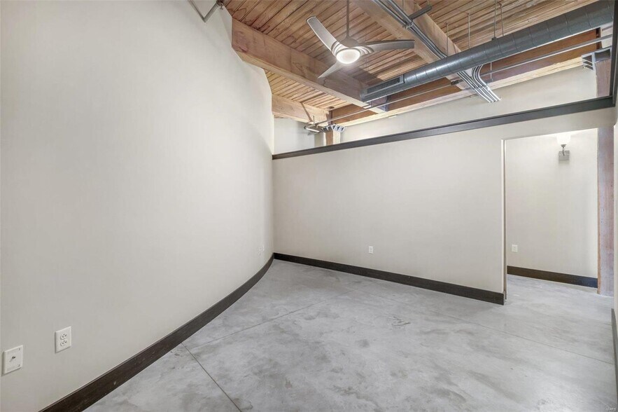 Building Photo - 1114 Lucas Ave