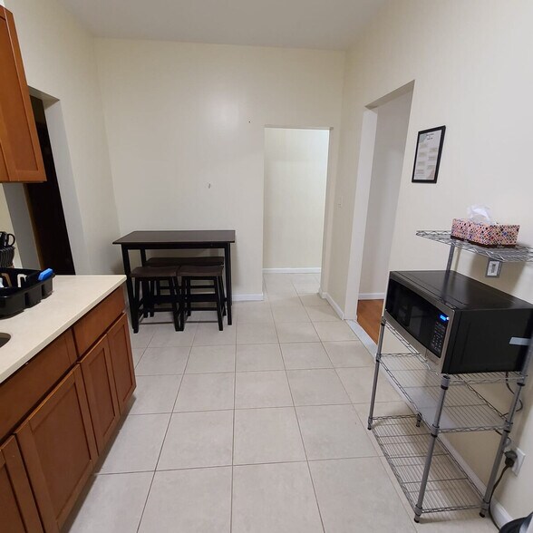 Building Photo - 1156 42nd St