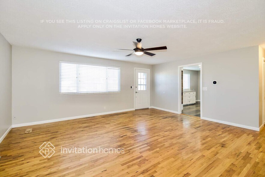 Building Photo - 381 Marquette Dr