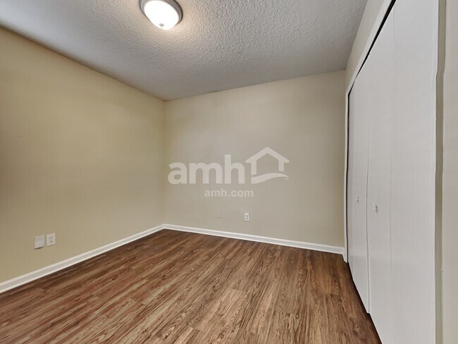 Building Photo - 1472 Redbird Creek Dr