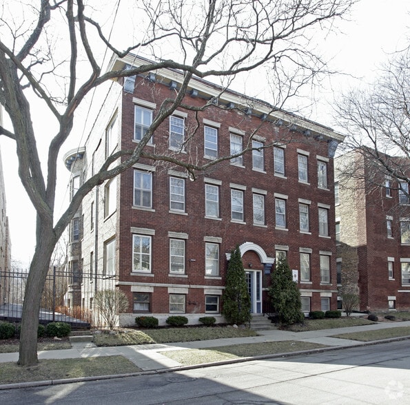Primary Photo - 2313 E Webster Pl