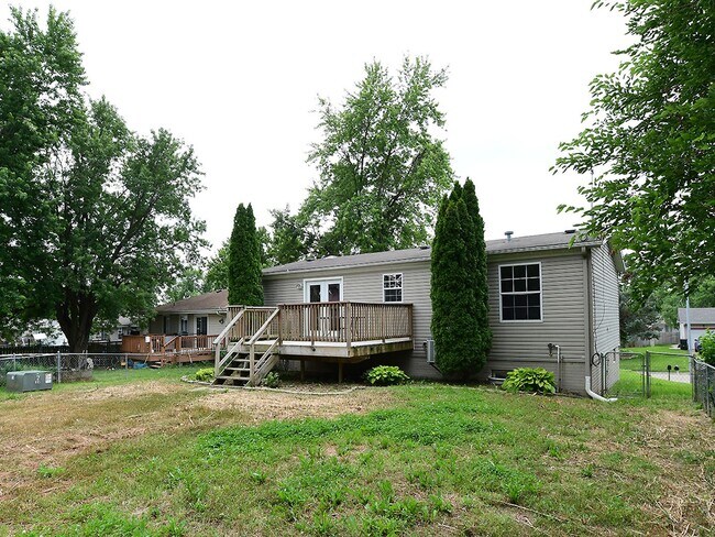 Building Photo - 38 Cypress St