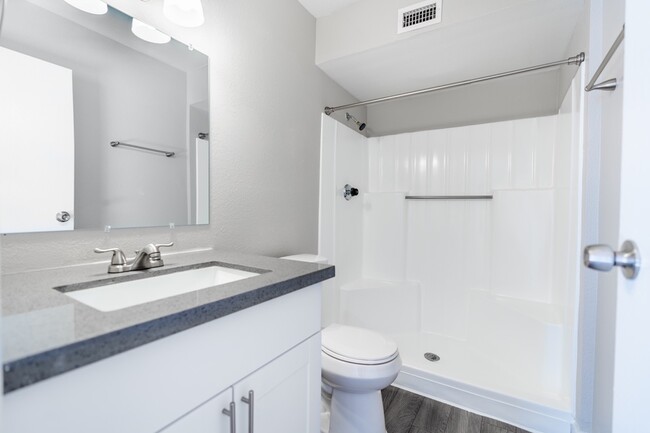 C2 Renovated - 3 Bed 2 Bath - Rise at The District