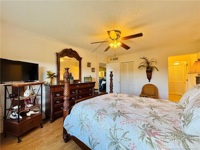 Building Photo - 9400 S Ocean Dr