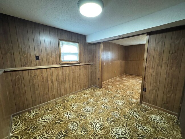 Building Photo - 203 Larkin Ave