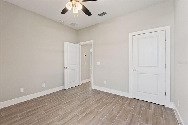 Building Photo - 115 Big Sioux Dr