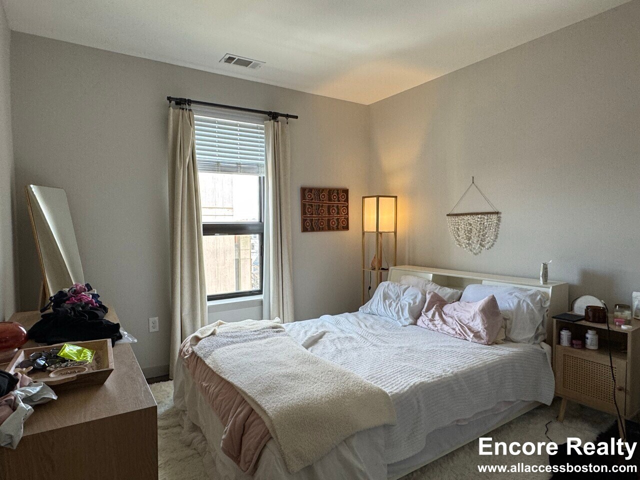 Building Photo - 22 Vernon St