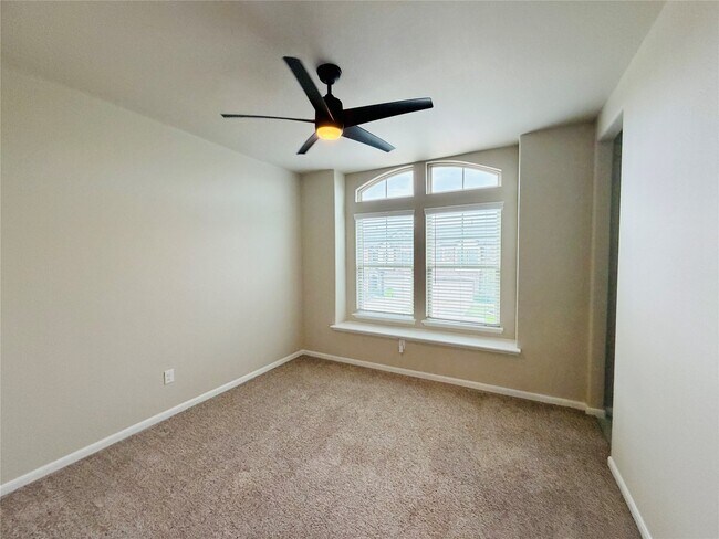 Building Photo - 3318 Rainflower Springs Ln