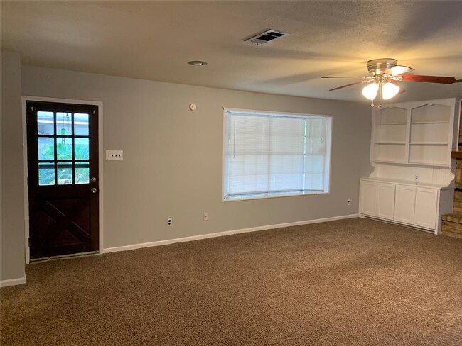 Building Photo - 8502 McAvoy Dr