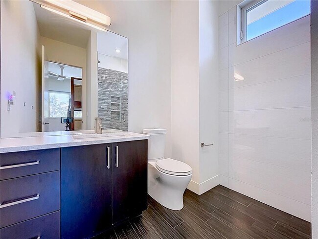 Building Photo - 1347 Harbor Dr